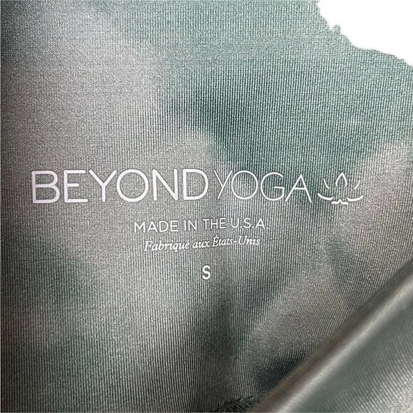 Beyond Yoga Lux Size S High Waist‎ Green Camo Leggings - Picture 6 of 6